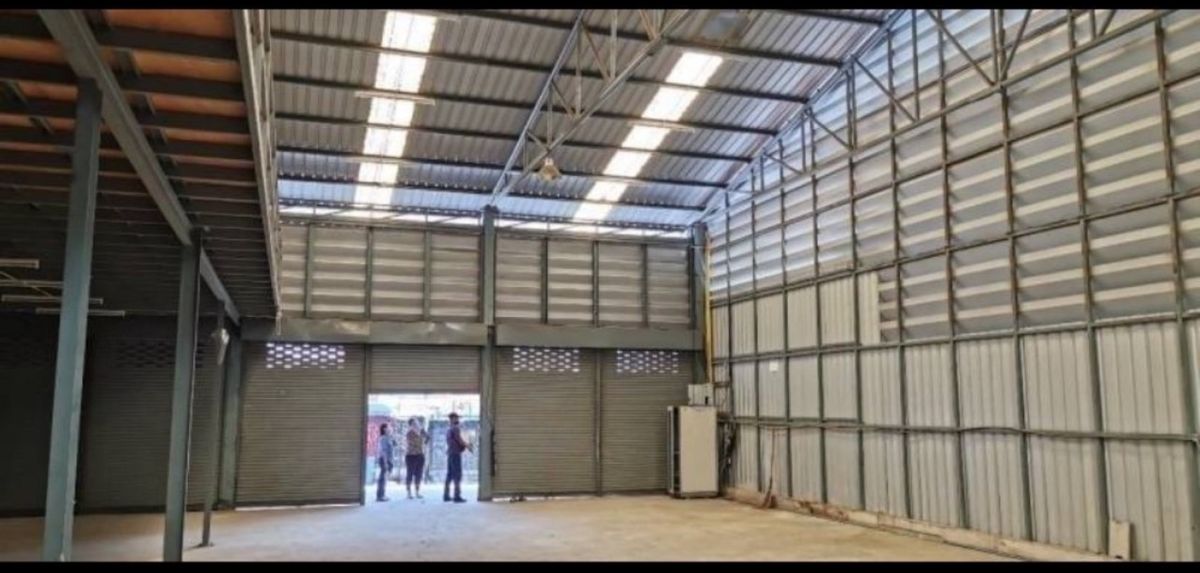 For RentWarehouseRatchadapisek, Huaikwang, Suttisan : Rent a warehouse as a warehouse in the center of the city (CBD) Ratchadaphisek Huai Khwang Sutthisan