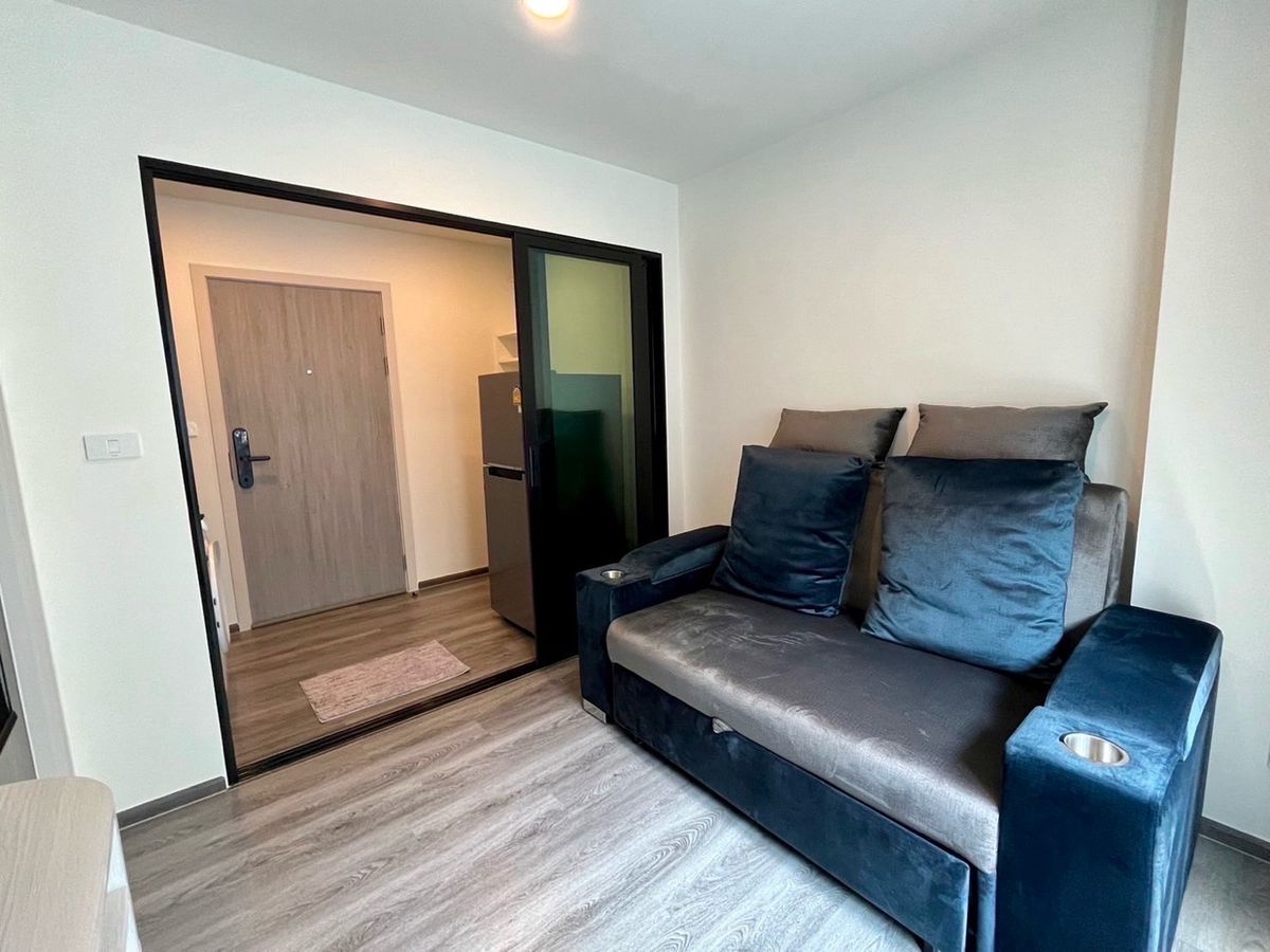 For SaleCondoOnnut, Udomsuk : Urgent sale The Origin onnut, 4th floor, 1 bedroom view, 1 bathroom, very beautiful room. Fir and complete electrical appliances Invest or stay by yourself. The price is 1,900,000 baht.