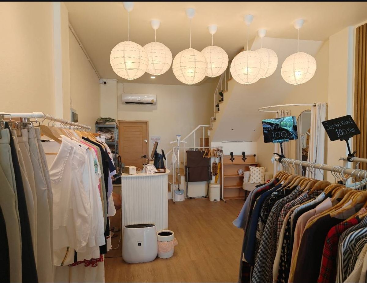 For SaleShop HouseCha-am Phetchaburi : 3rd floor commercial building for sale 24 square meters, Cha -am, Phetchaburi Province