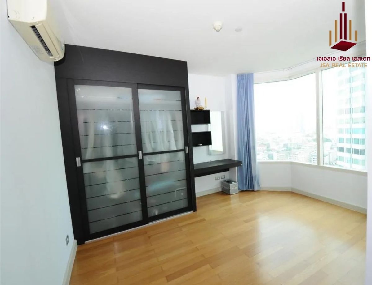 For SaleCondoWongwianyai, Charoennakor : ✨ For Sale: Watermark Chaophraya River condo ✨ 💰 ONLY 17,500,000 THB