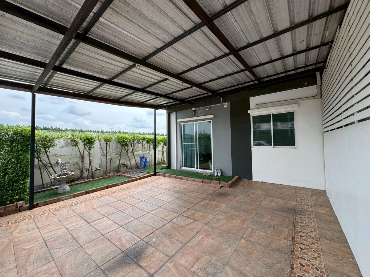 For SaleTownhomePathum Thani,Rangsit, Thammasat : Townhome for sale in Lalil Town Lio. & Amp; Lan CO CRIC Lam Luk Ka Khlong 4 - 5