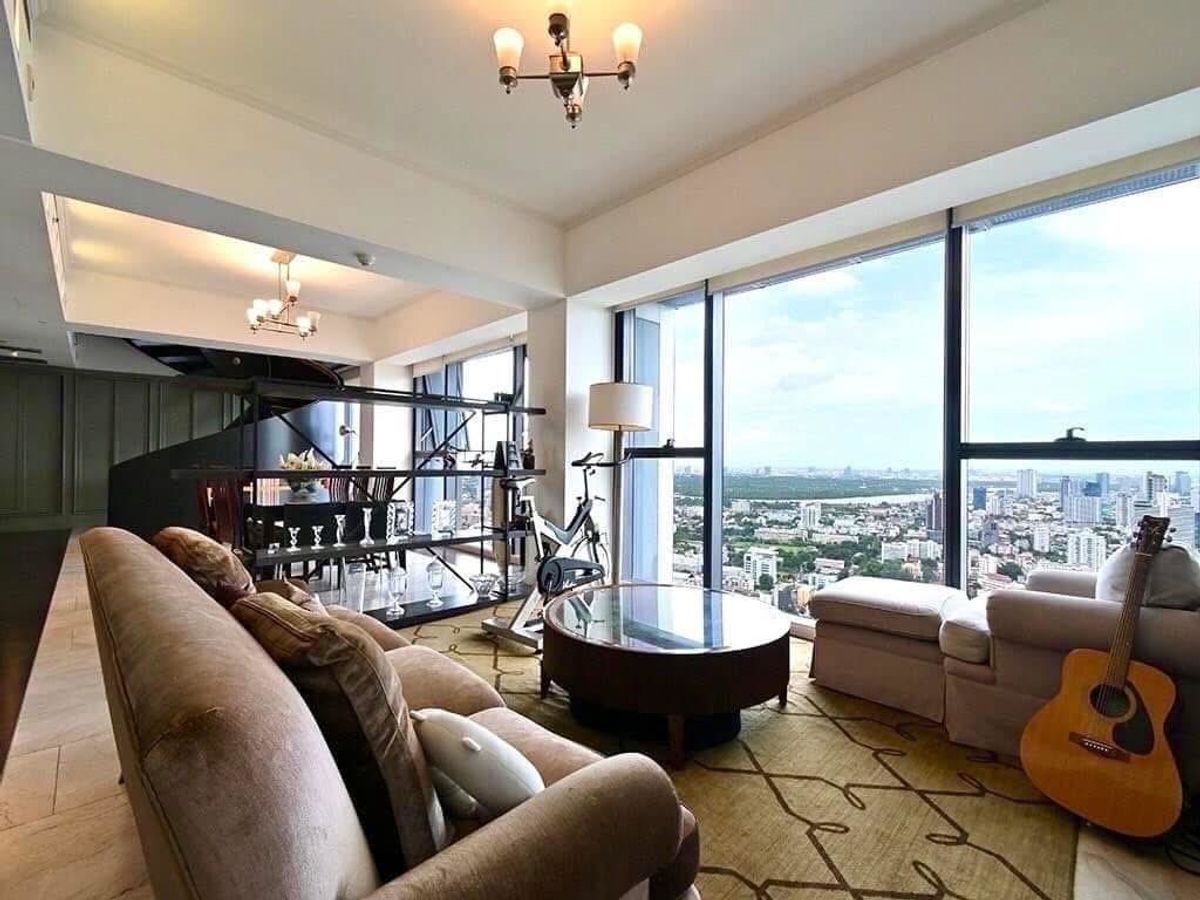 For RentCondoSathorn, Narathiwat : Luxury condo at The MET, convenient to travel, near the electric train, beautiful decoration room, tall building view, complete furniture Ready to rent !!