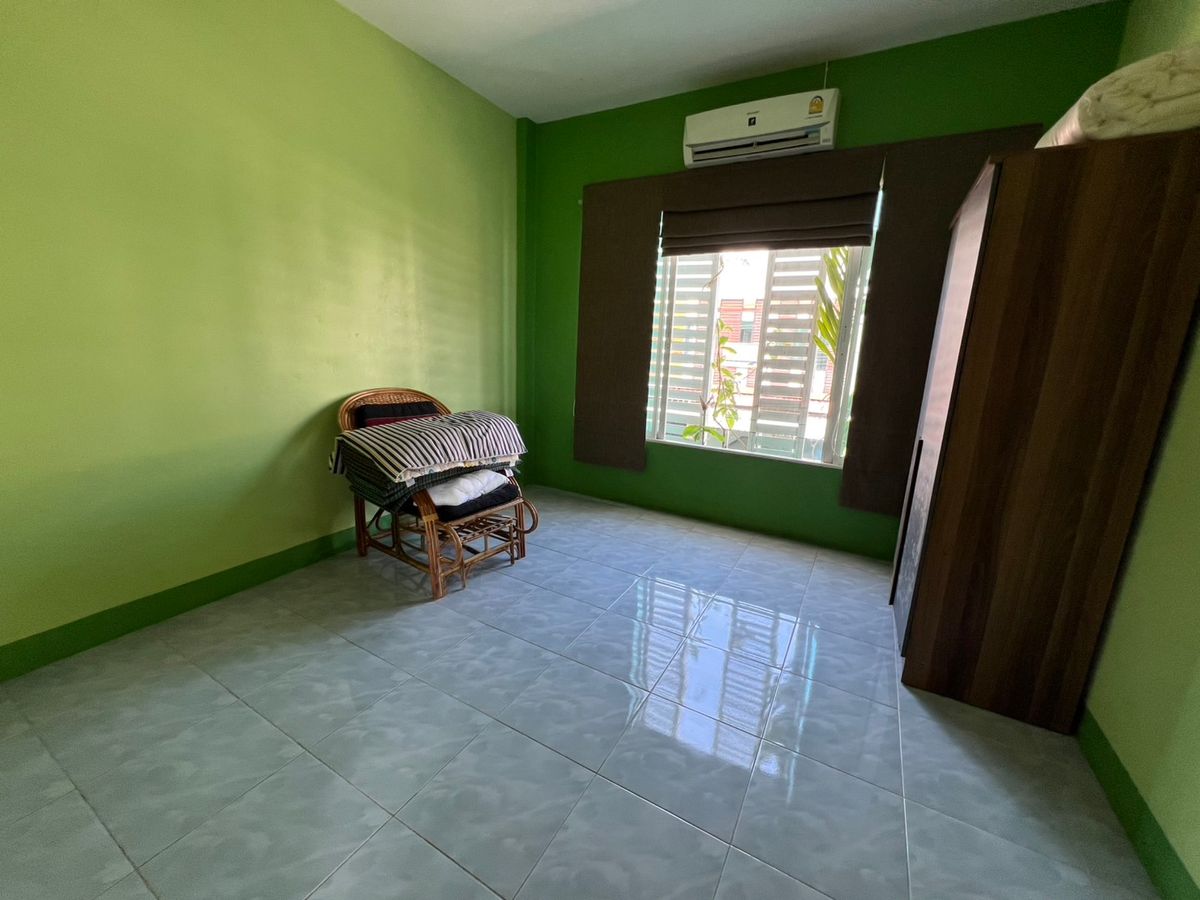 ขายอาคารพาณิชย์เชียงใหม่ : ขายอาคารพาณิชย์ ซอยหมอประมวล ตำบลหนองหาร อำเภอสันทราย จังหวัดเชียงใหม่