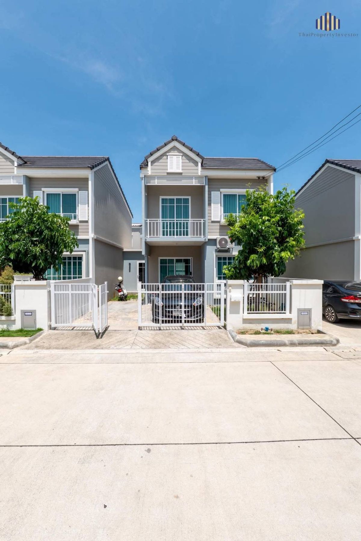 For RentBangna, Bearing, Lasalle : 2-story twin house for rent, The Village, Bang Na-4 ring, beautiful house with furniture, price 20,000 baht