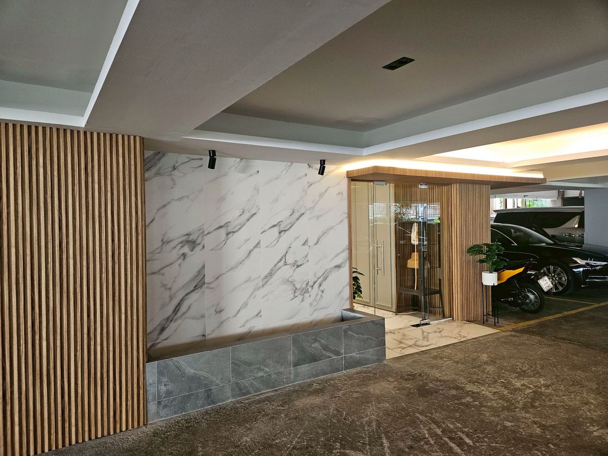 For RentCondoSathorn, Narathiwat : ✨ This room answers the Mini House Apartment. The room has a complete furniture in one place. The price is worth 💯