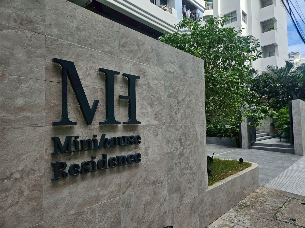 For RentCondoSathorn, Narathiwat : ✨ This room answers the Mini House Apartment. The room has a complete furniture in one place. The price is worth 💯