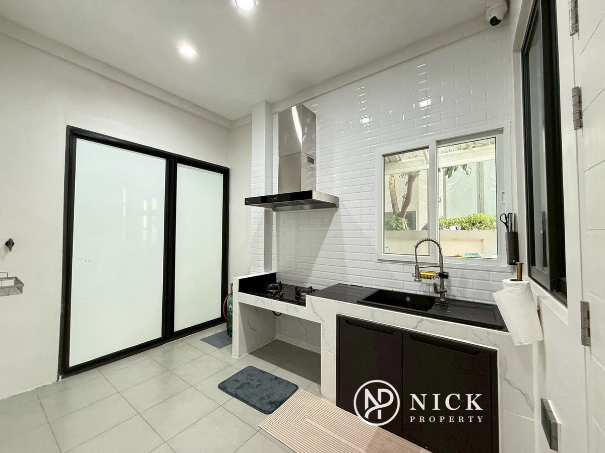 For SaleHouseRama5, Ratchapruek, Bangkruai : Bangkok Boulevard Signature Sathorn - Pinklao: Luxury Class Modern Colonnade Bangkok Boulevard Signature Luxury House behind Club House The heart of Ratchapruek The best home position in the project Beautifully decorated with special price