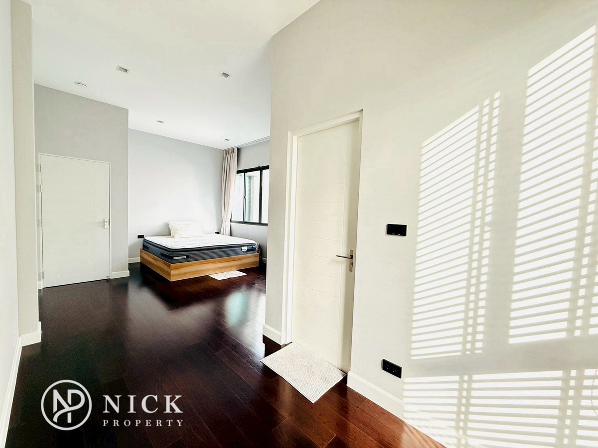 For SaleHouseRama5, Ratchapruek, Bangkruai : Bangkok Boulevard Signature Sathorn - Pinklao: Luxury Class Modern Colonnade Bangkok Boulevard Signature Luxury House behind Club House The heart of Ratchapruek The best home position in the project Beautifully decorated with special price