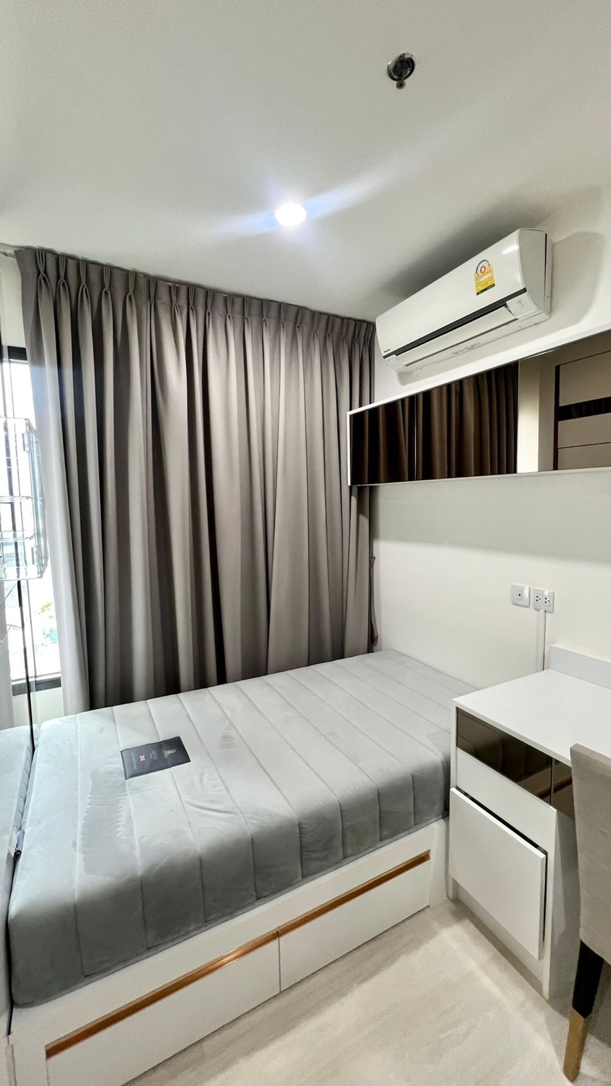 CondoRama9, Petchburi, RCA : Urgent sale, very cheap price. Life Asoke 2bedrroms 2bathrooms - North, sunny, quiet, quiet, corner room, MRT, Phetchaburi and APL.