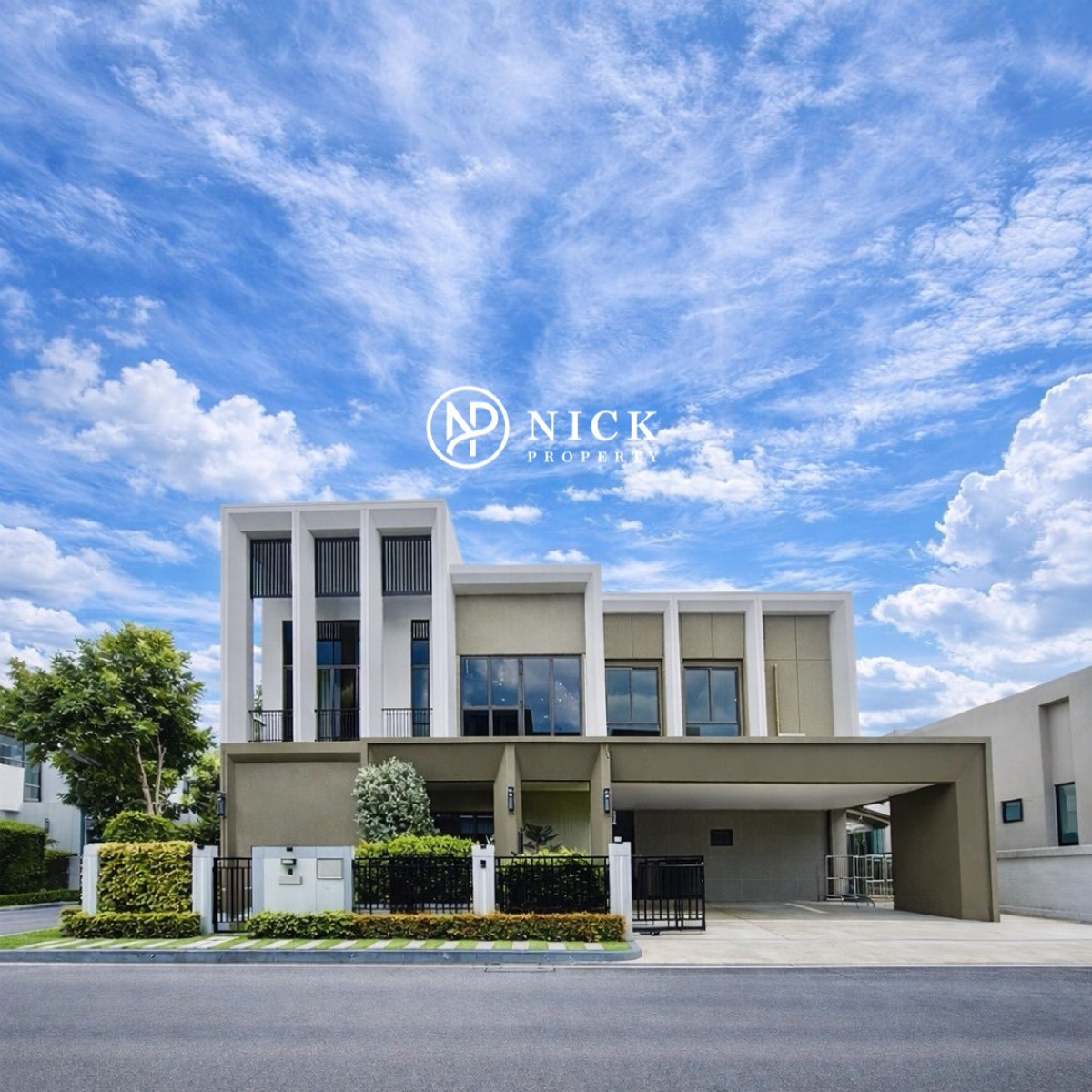 For SaleHouseRama5, Ratchapruek, Bangkruai : Bangkok Boulevard Signature Sathorn - Pinklao: Luxury Class Modern Colonnade Bangkok Boulevard Signature Luxury House behind Club House The heart of Ratchapruek The best home position in the project Beautifully decorated with special price