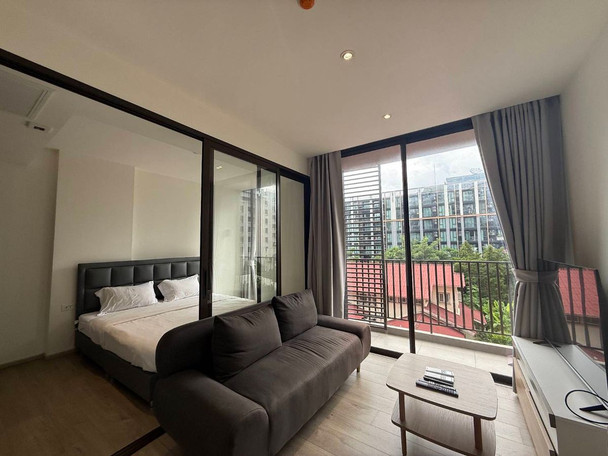 For RentCondoSukhumvit, Asoke, Thonglor : Fynn Asoke condo for rent. Completely decorated with BTS Asoke and MRT Sukhumvit !!