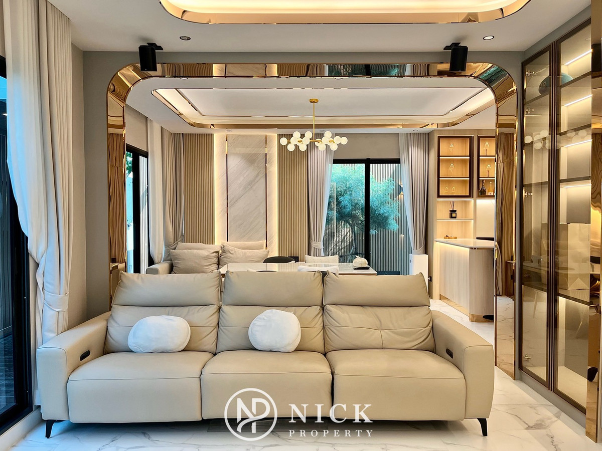 For SaleHouseRama5, Ratchapruek, Bangkruai : Bangkok Boulevard Signature Sathorn - Pinklao: Luxury Class Modern Colonnade Bangkok Boulevard Signature Luxury House behind Club House The heart of Ratchapruek The best home position in the project Beautifully decorated with special price