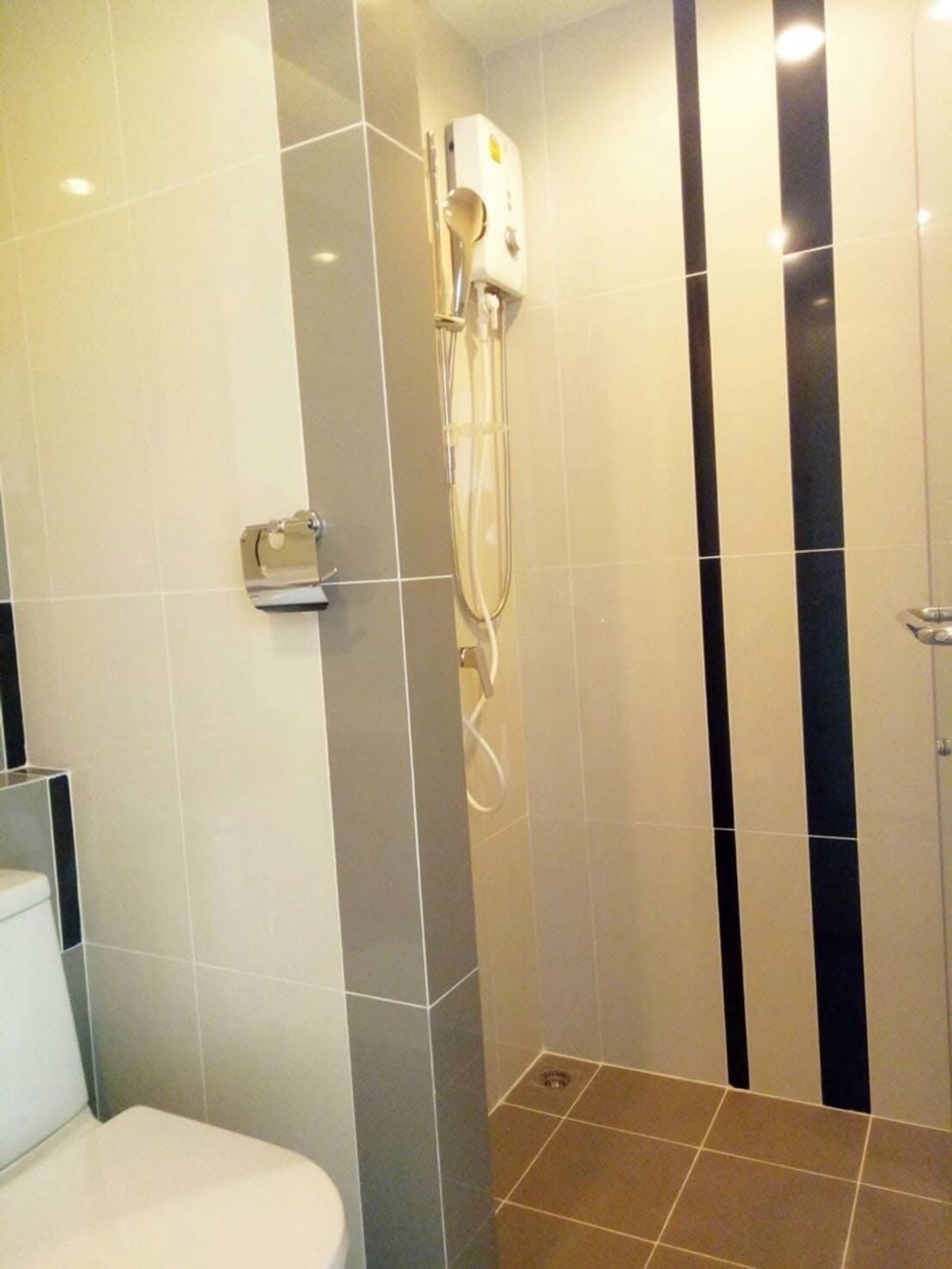 For RentCondoOnnut, Udomsuk : Rental RT Miss Sukhumvit 77 rooms, 30 sq.w., 7th floor, full view of the city, full of electrical appliances, very beautiful, convenient to travel near BTS. Onnut 13,000/month