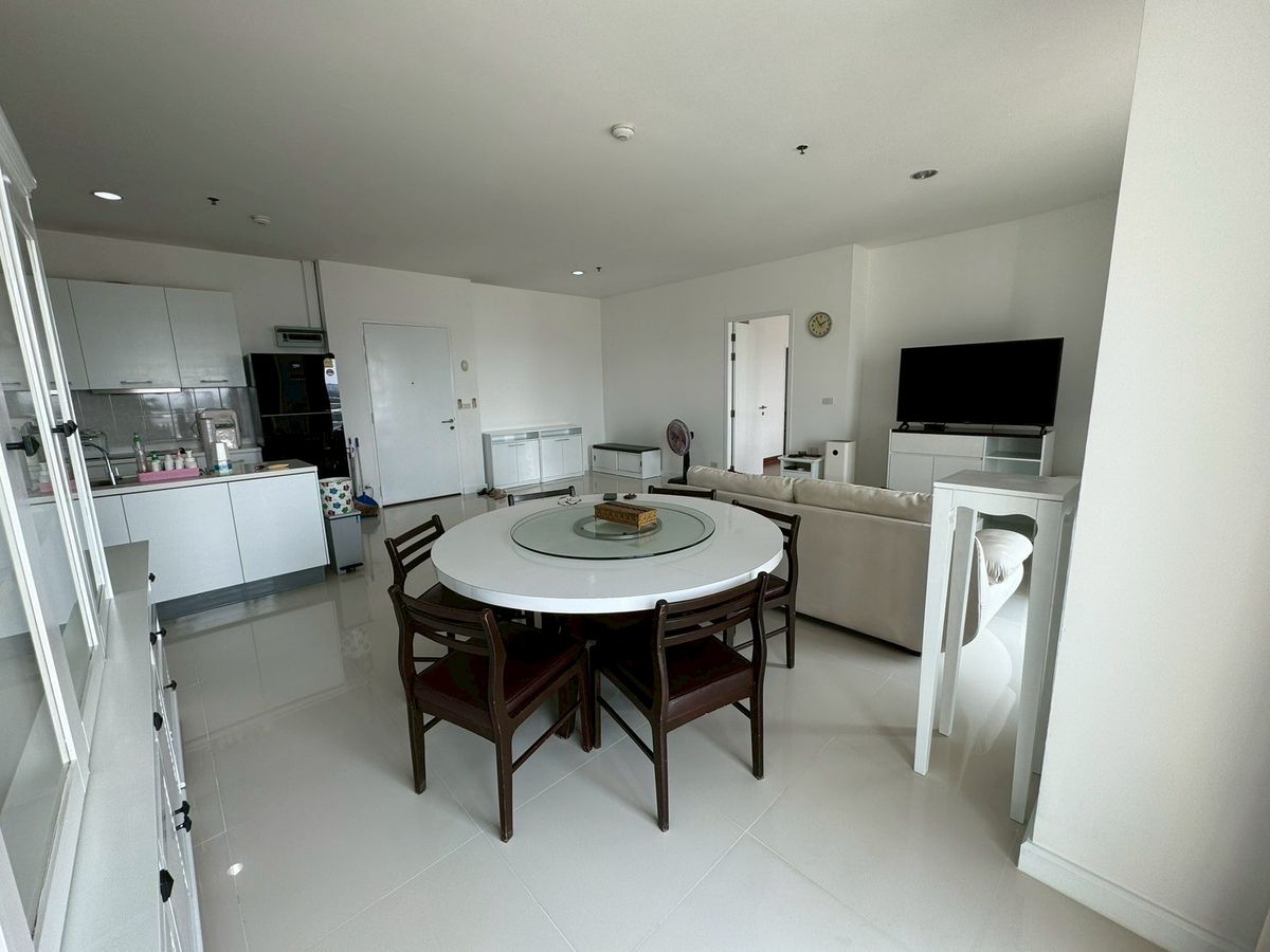 For RentCondoPattanakan, Srinakarin : Available for rent, size 133 sqm. The Four Wing Residence, 3 bedrooms, 3 bathrooms.