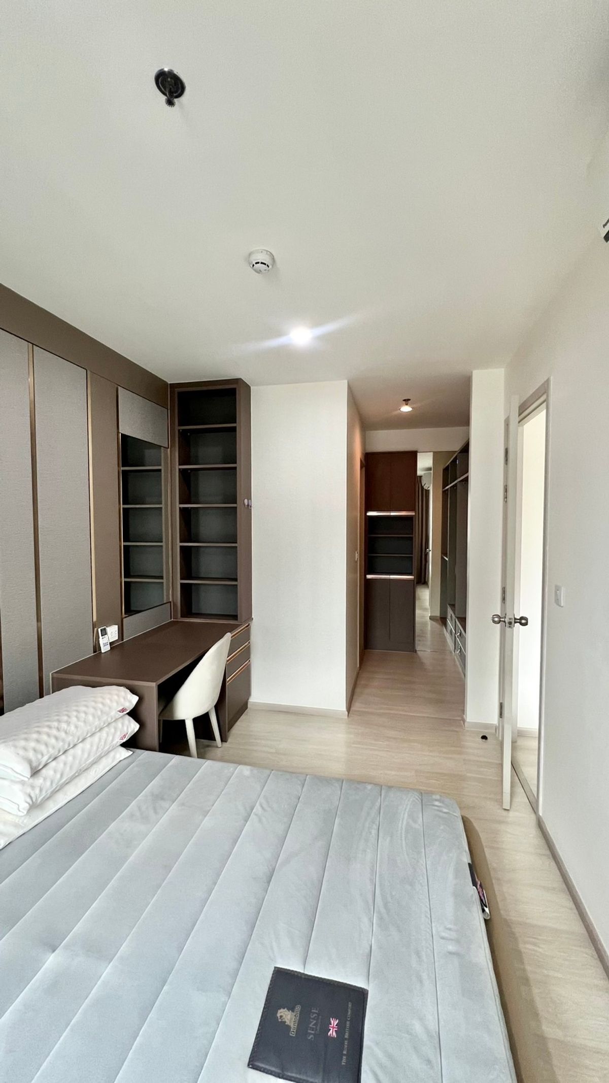 CondoRama9, Petchburi, RCA : Urgent sale, very cheap price. Life Asoke 2bedrroms 2bathrooms - North, sunny, quiet, quiet, corner room, MRT, Phetchaburi and APL.