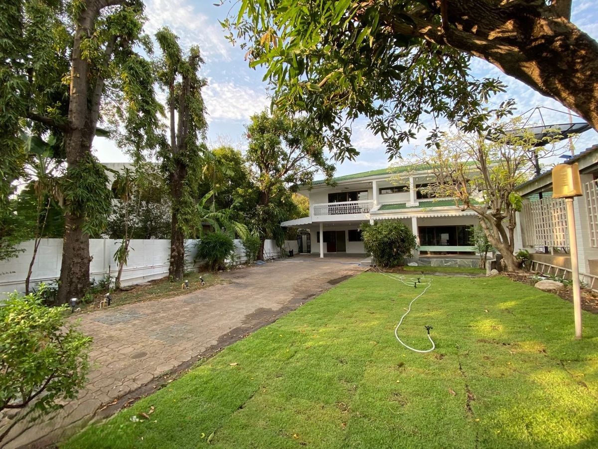 For RentHousePattanakan, Srinakarin : RH091325 2-story, 5-bedroom house for rent in Panya Village, Pattanakarn 30, Suan Luang.