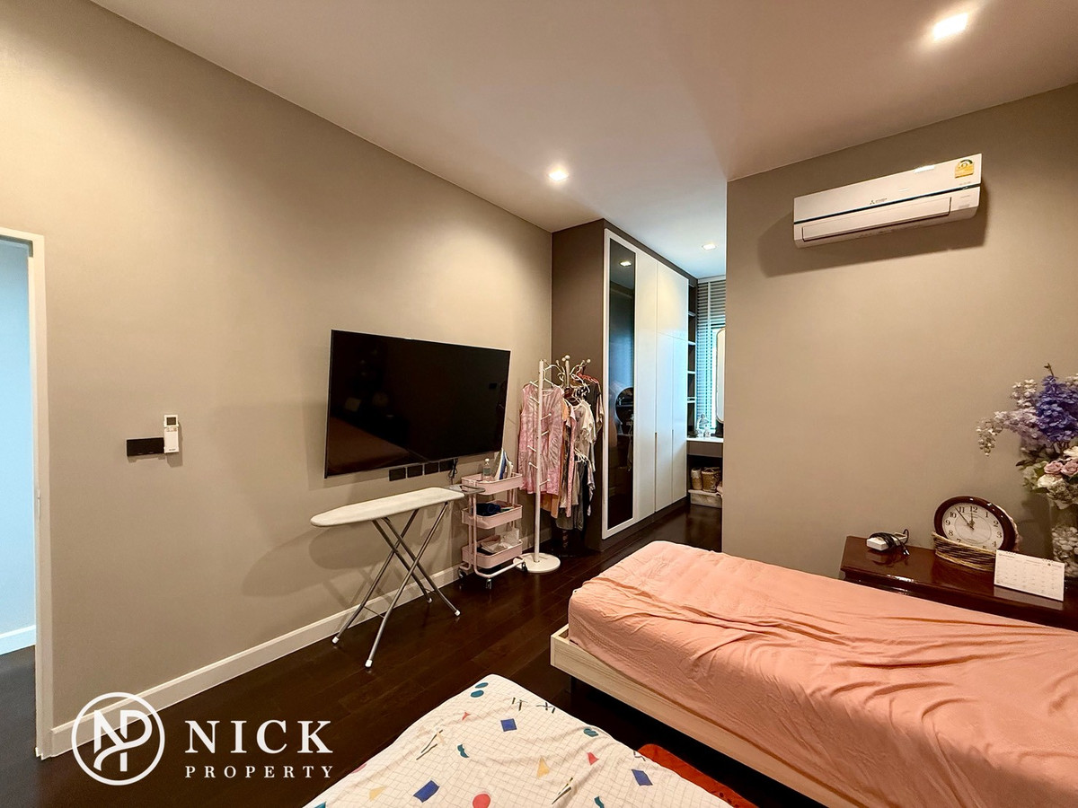 For SaleHouseRama5, Ratchapruek, Bangkruai : Bangkok Boulevard Signature Sathorn - Pinklao: Luxury Class Modern Colonnade Bangkok Boulevard Signature Luxury House behind Club House The heart of Ratchapruek The best home position in the project Beautifully decorated with special price