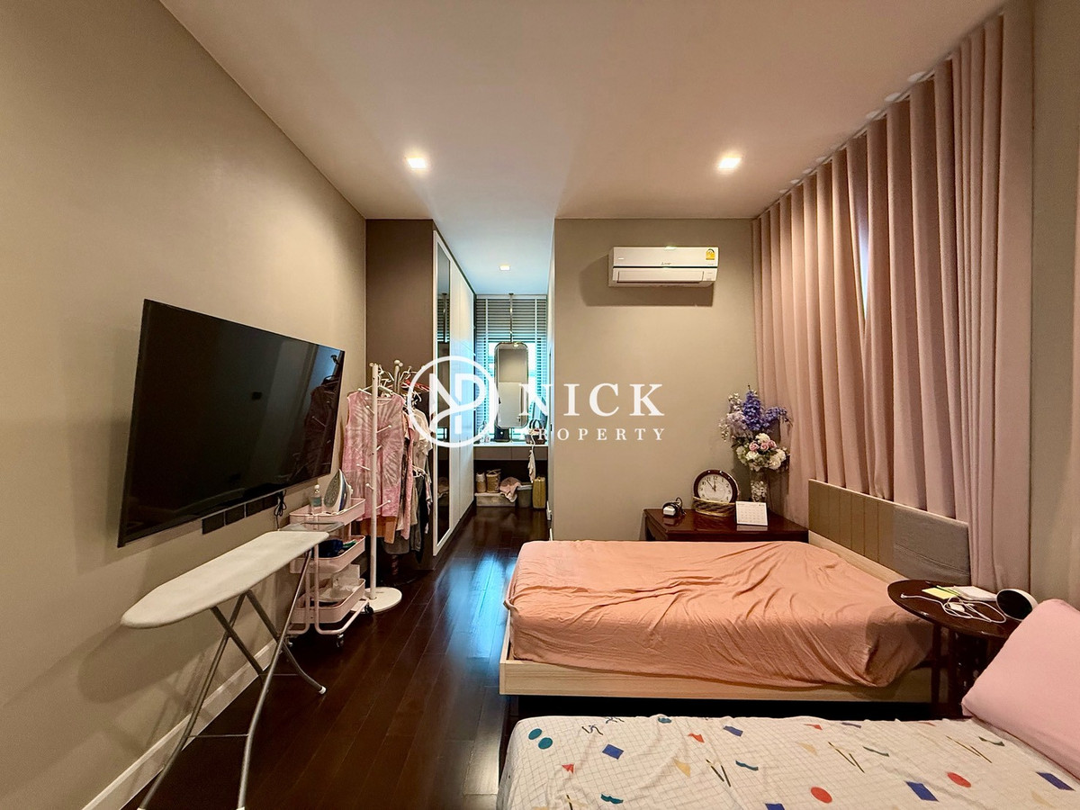 For SaleHouseRama5, Ratchapruek, Bangkruai : Bangkok Boulevard Signature Sathorn - Pinklao: Luxury Class Modern Colonnade Bangkok Boulevard Signature Luxury House behind Club House The heart of Ratchapruek The best home position in the project Beautifully decorated with special price
