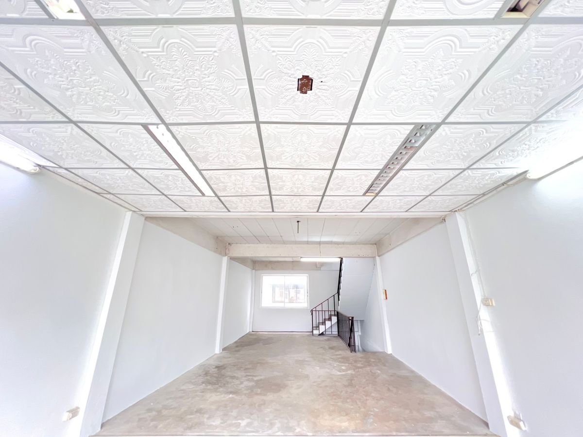 For SaleShop HouseRathburana, Suksawat : 4.5 -storey commercial building for sale, Soi Suksawat 6, Chom Thong District, Bangkok, near Na Nimit Temple