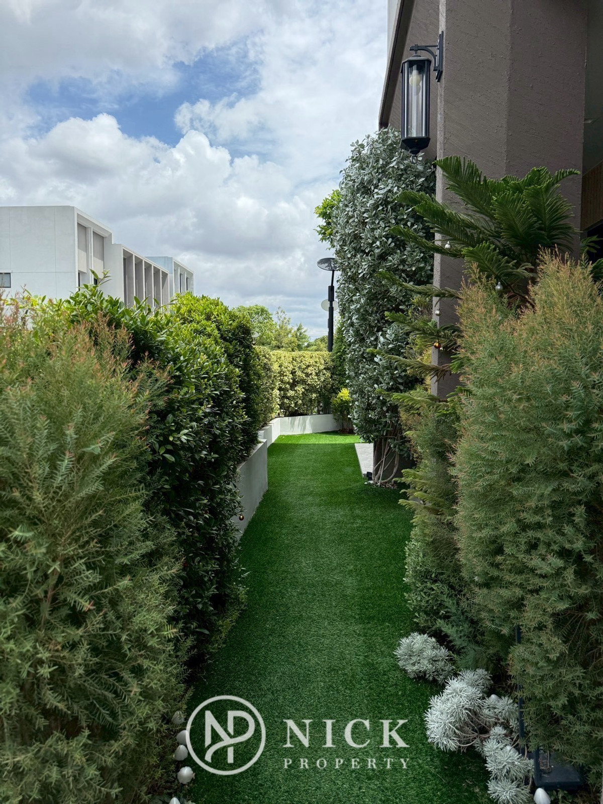 For SaleHouseRama5, Ratchapruek, Bangkruai : Bangkok Boulevard Signature Sathorn - Pinklao: Luxury Class Modern Colonnade Bangkok Boulevard Signature Luxury House behind Club House The heart of Ratchapruek The best home position in the project Beautifully decorated with special price