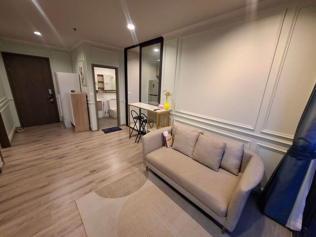 For RentCondoBang Sue, Wong Sawang, Tao Pun : 🏡 🌳โครงการ : เดอะ ไลน์ วงศ์สว่าง
• ขนาด : 49 ตร.ม. 
• ชั้น : 32 ห้องมุม
• 2 ห้องนอน 1 ห้องน้ำ
💰 ราคาเช่า : 18,000 บาท / เดือน