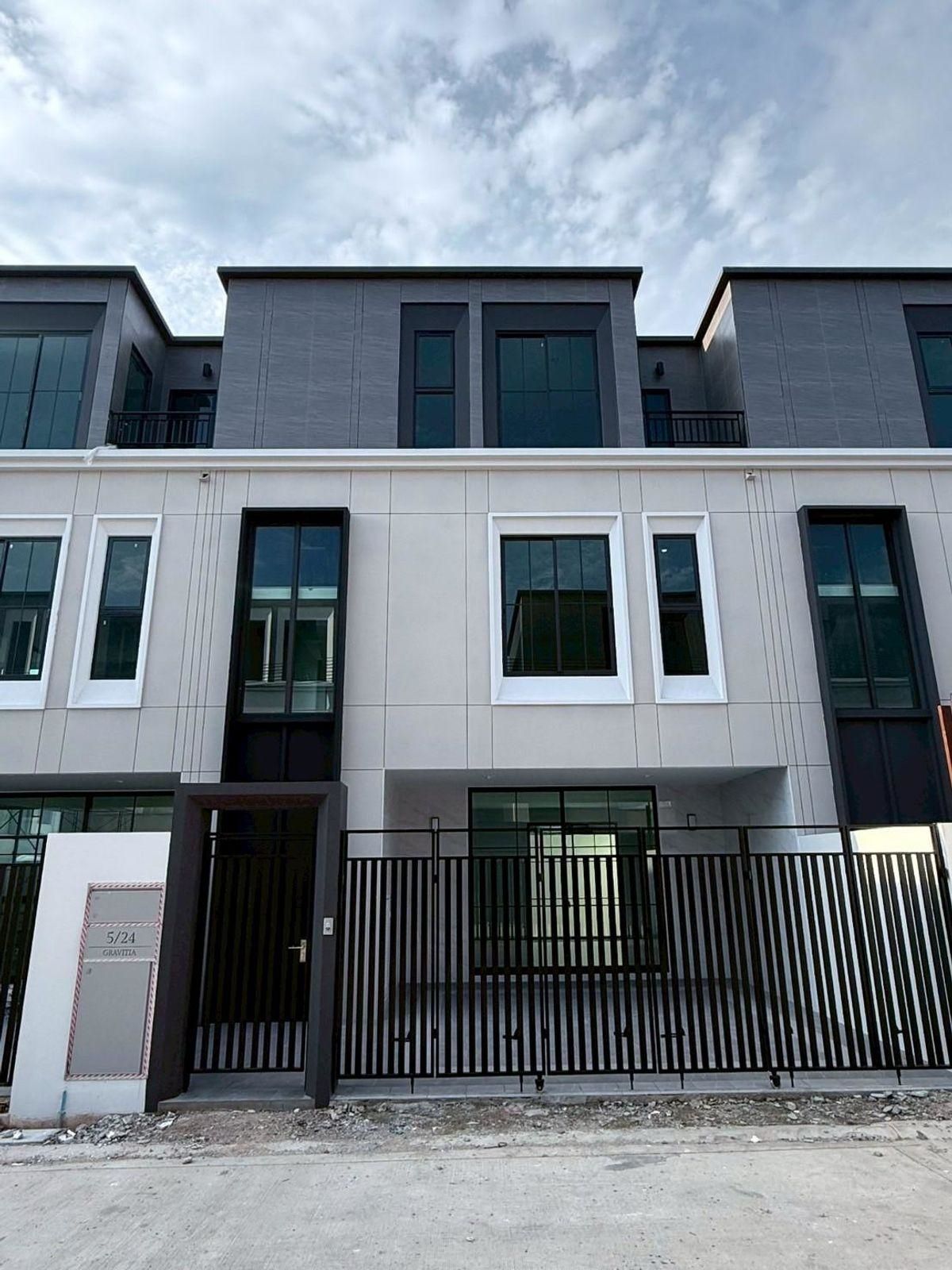 ให้เช่าทาวน์โฮมพระราม 2 บางขุนเทียน : Home Office ให้เช่า ✨ Gravitia Rama 2 - Thakam ✨ 3 ชั้น 3 ห้องนอน 4 ห้องน้ำ หลัง Homepro พระราม 2