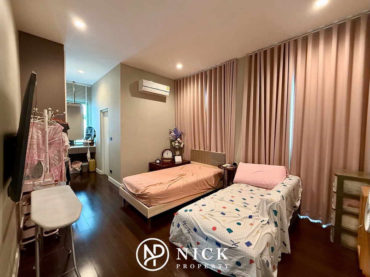 For SaleHouseRama5, Ratchapruek, Bangkruai : Bangkok Boulevard Signature Sathorn - Pinklao: Luxury Class Modern Colonnade Bangkok Boulevard Signature Luxury House behind Club House The heart of Ratchapruek The best home position in the project Beautifully decorated with special price