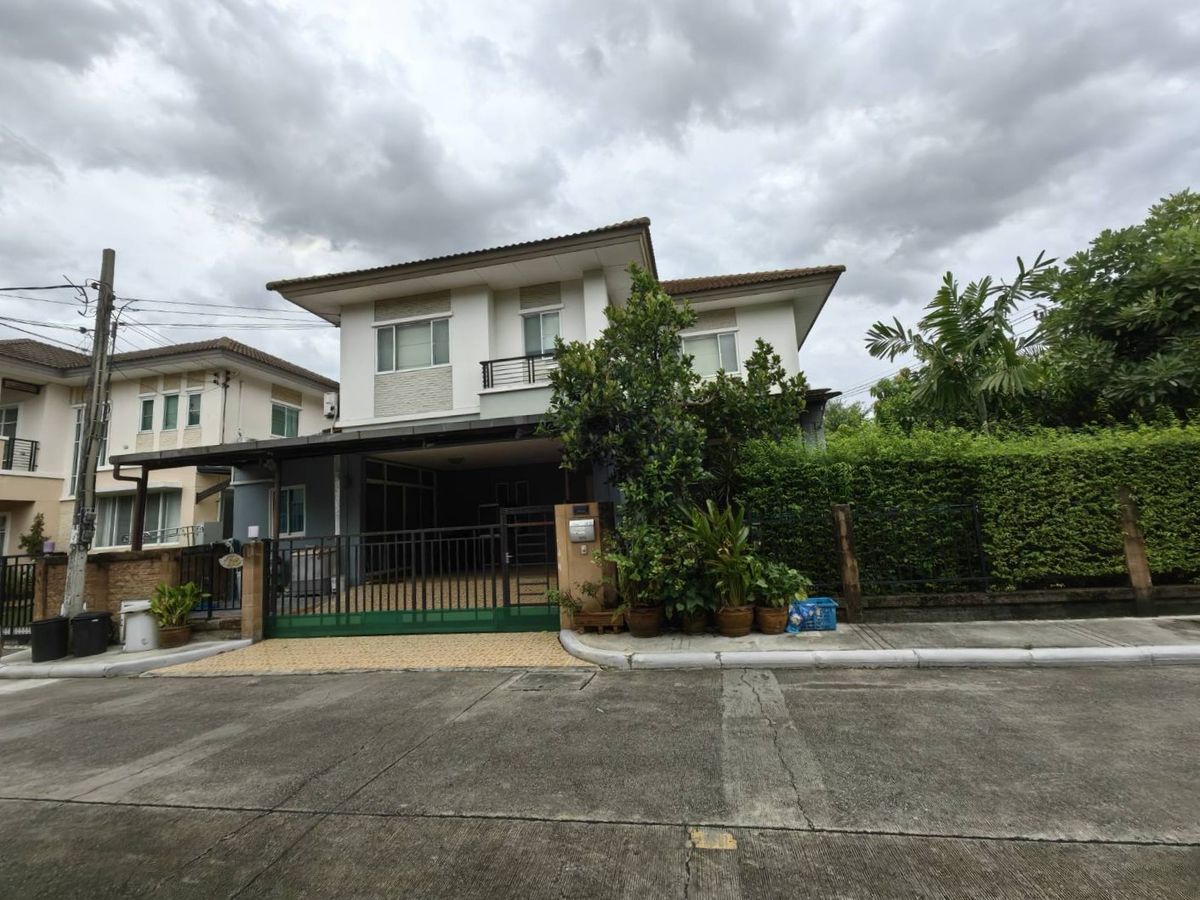 For SaleHouseNawamin, Ramindra : Detached house, The Platon Wongwaen-Ram Inthra 1 80 Sq. A lot of areas. Convenient to travel near the expressway near Jazz Khubon.