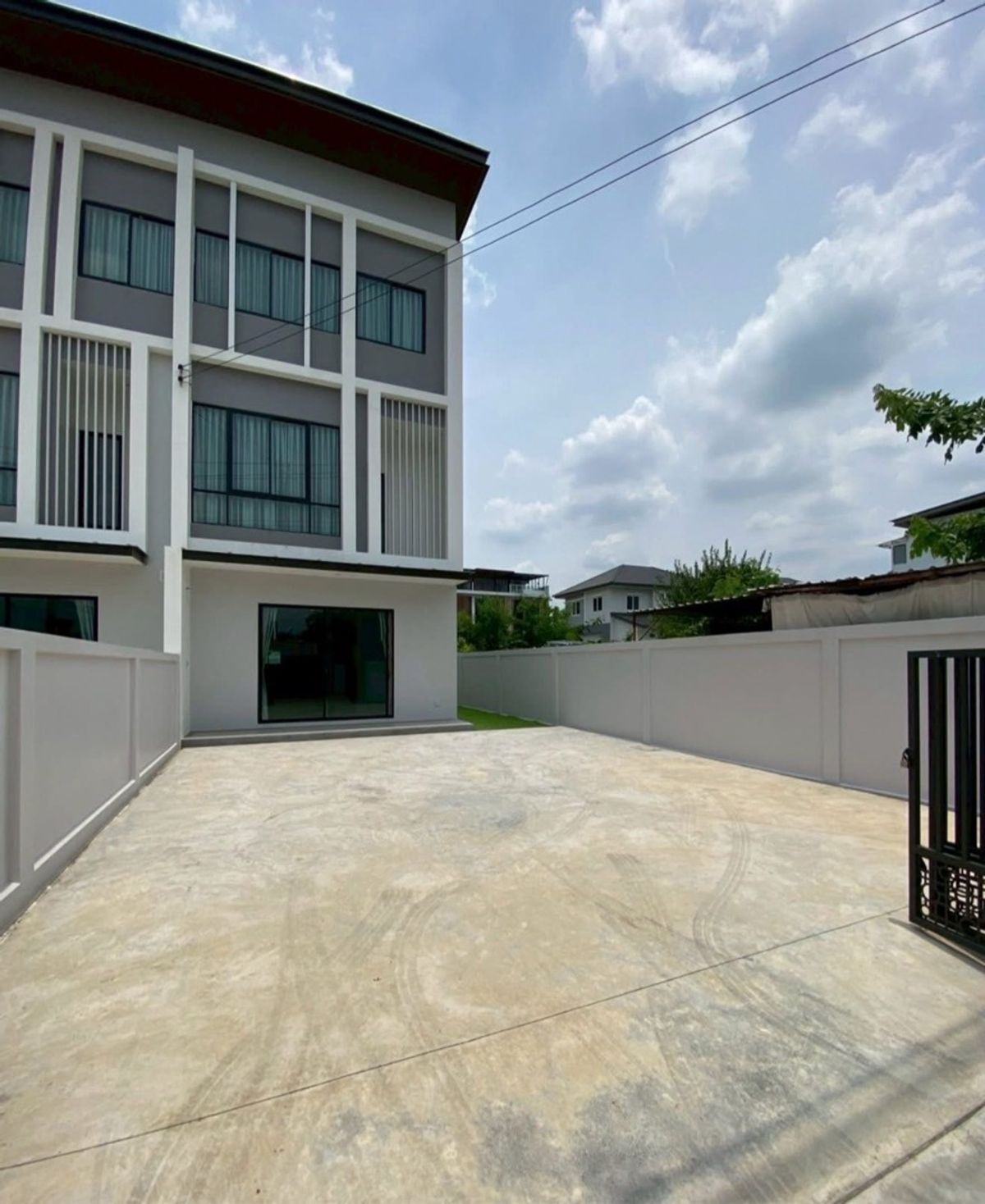 For SaleTownhomeChokchai 4, Ladprao 71, Ladprao 48, : Cozy Cozy Chokchai 4-Strai The house was built. Can park 4 cars.