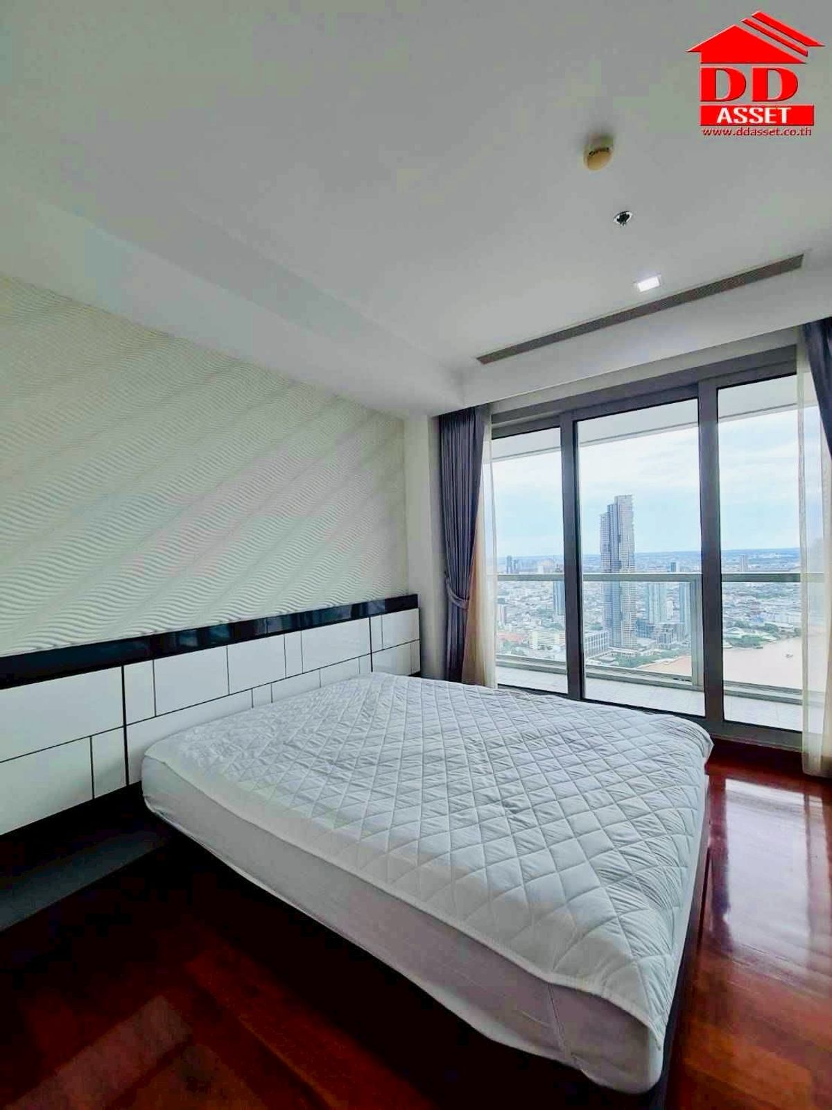 ให้เช่าคอนโดวงเวียนใหญ่ เจริญนคร : Condo For rent The River เจ้าพระยา Code : C8371