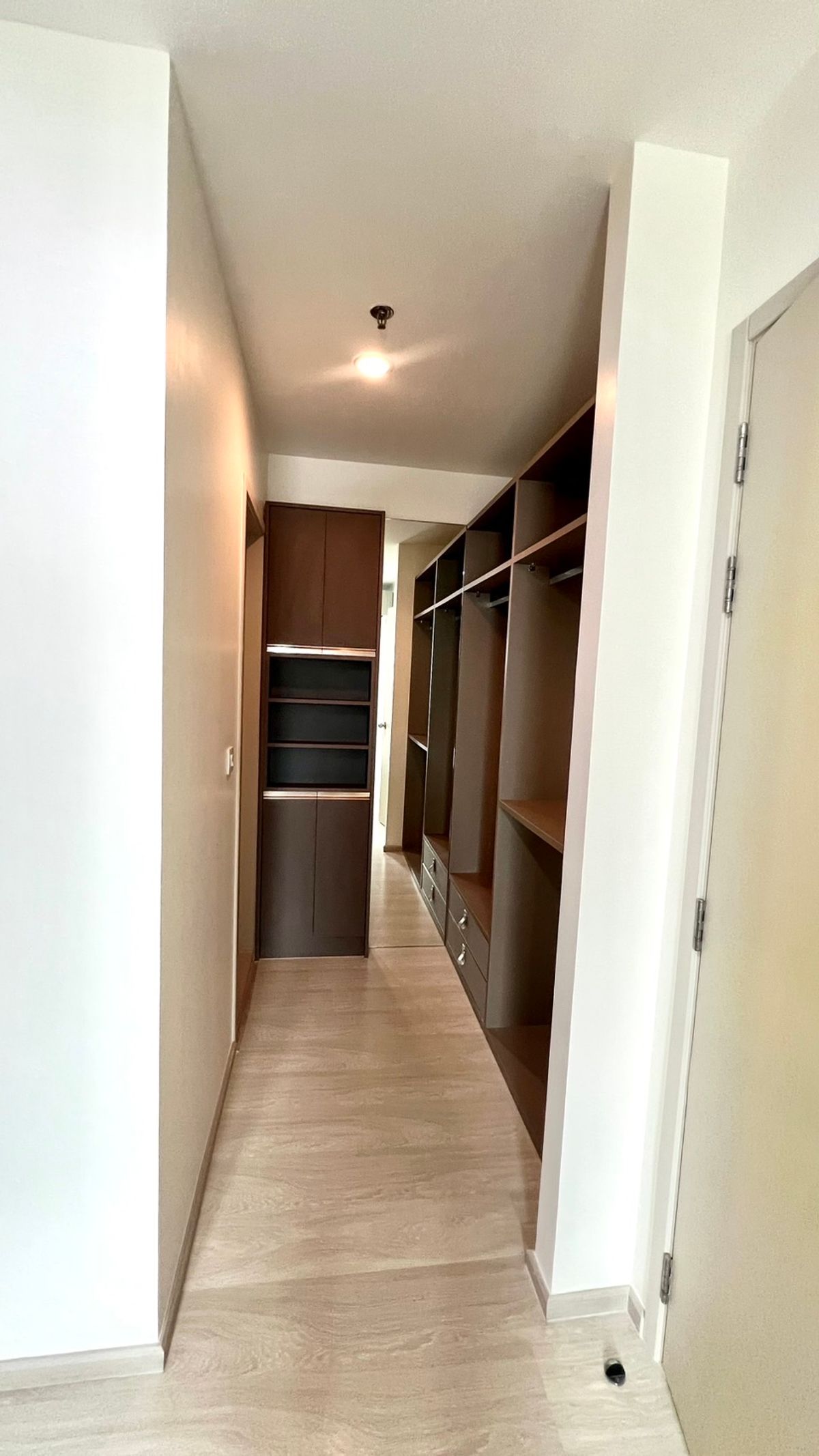 CondoRama9, Petchburi, RCA : Urgent sale, very cheap price. Life Asoke 2bedrroms 2bathrooms - North, sunny, quiet, quiet, corner room, MRT, Phetchaburi and APL.