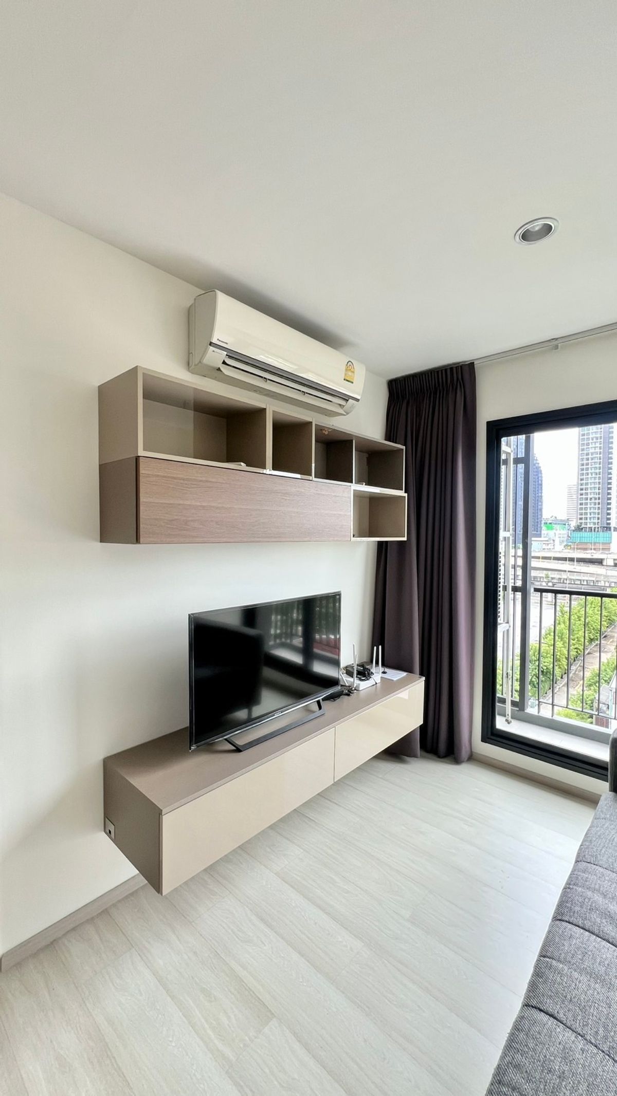 CondoRama9, Petchburi, RCA : Urgent sale, very cheap price. Life Asoke 2bedrroms 2bathrooms - North, sunny, quiet, quiet, corner room, MRT, Phetchaburi and APL.