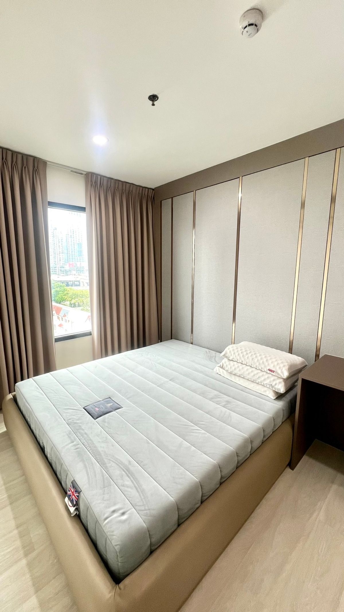 CondoRama9, Petchburi, RCA : Urgent sale, very cheap price. Life Asoke 2bedrroms 2bathrooms - North, sunny, quiet, quiet, corner room, MRT, Phetchaburi and APL.