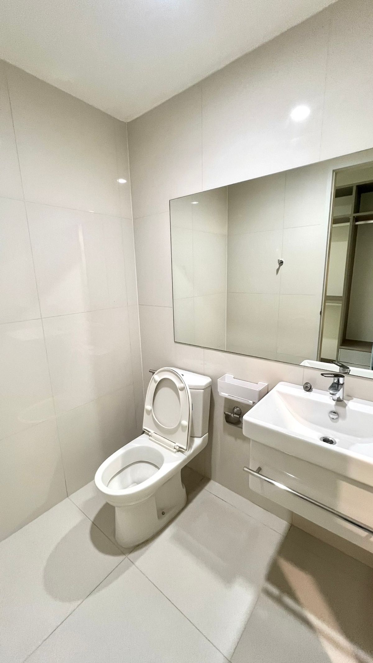 CondoRama9, Petchburi, RCA : Urgent sale, very cheap price. Life Asoke 2bedrroms 2bathrooms - North, sunny, quiet, quiet, corner room, MRT, Phetchaburi and APL.