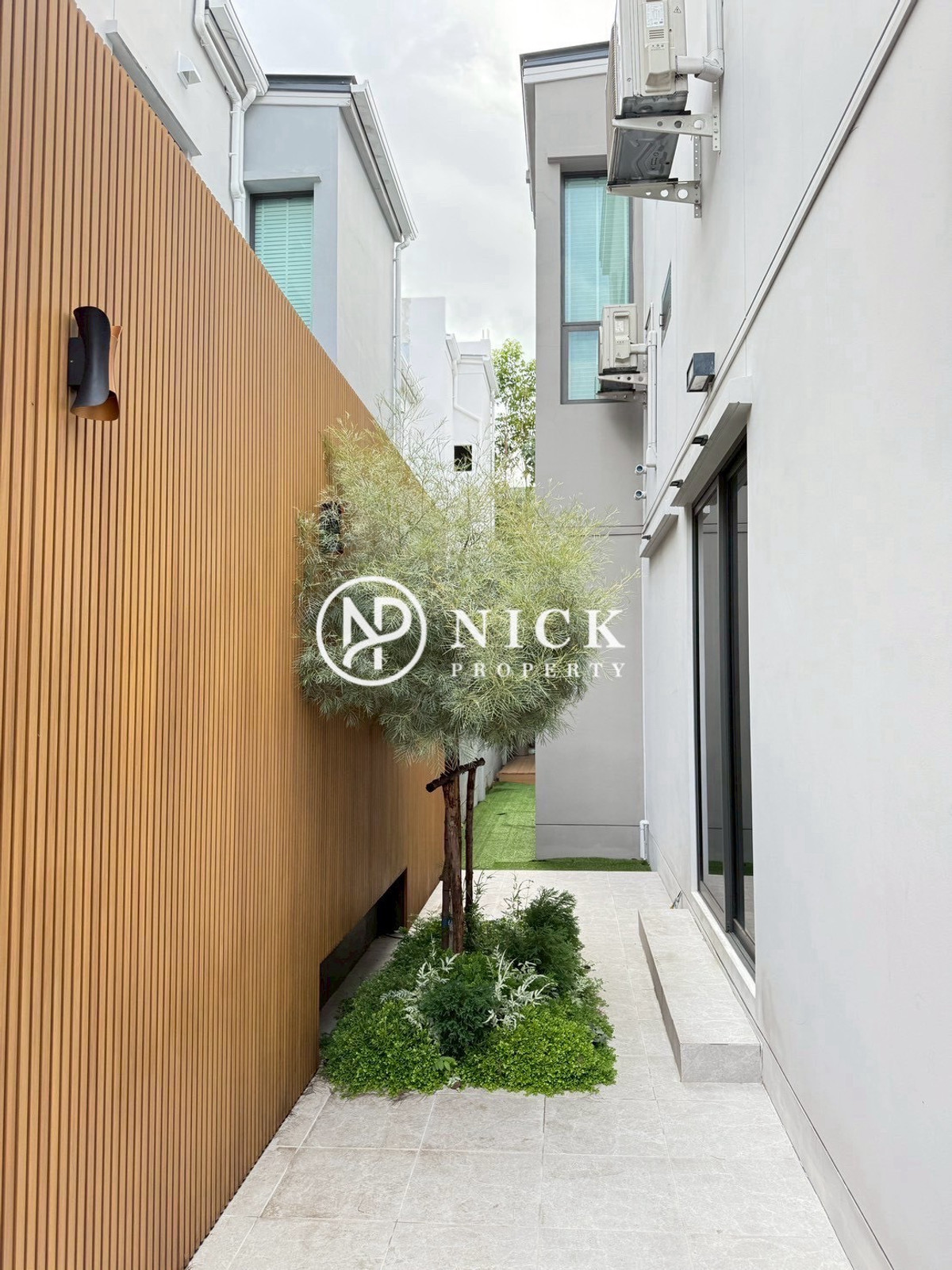 For SaleHouseRama5, Ratchapruek, Bangkruai : Bangkok Boulevard Signature Sathorn - Pinklao: Luxury Class Modern Colonnade Bangkok Boulevard Signature Luxury House behind Club House The heart of Ratchapruek The best home position in the project Beautifully decorated with special price