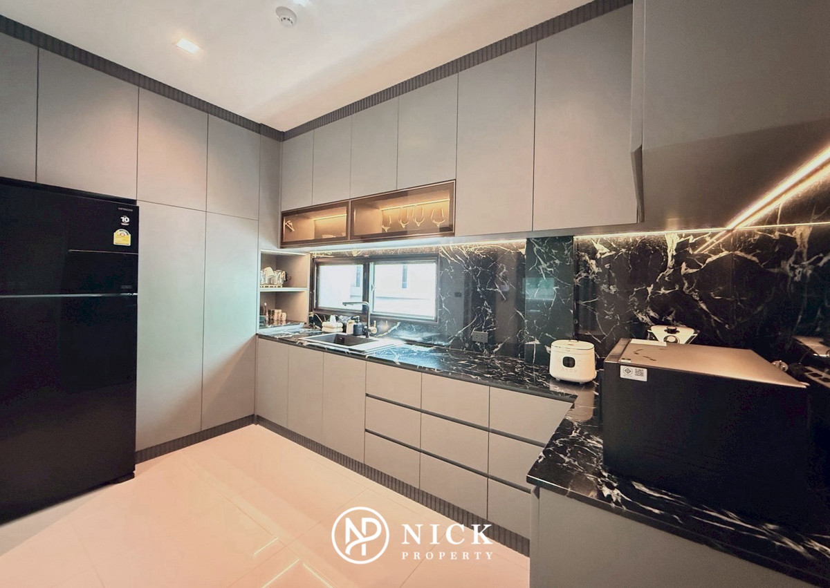 For SaleHouseRama5, Ratchapruek, Bangkruai : Bangkok Boulevard Signature Sathorn - Pinklao: Luxury Class Modern Colonnade Bangkok Boulevard Signature Luxury House behind Club House The heart of Ratchapruek The best home position in the project Beautifully decorated with special price