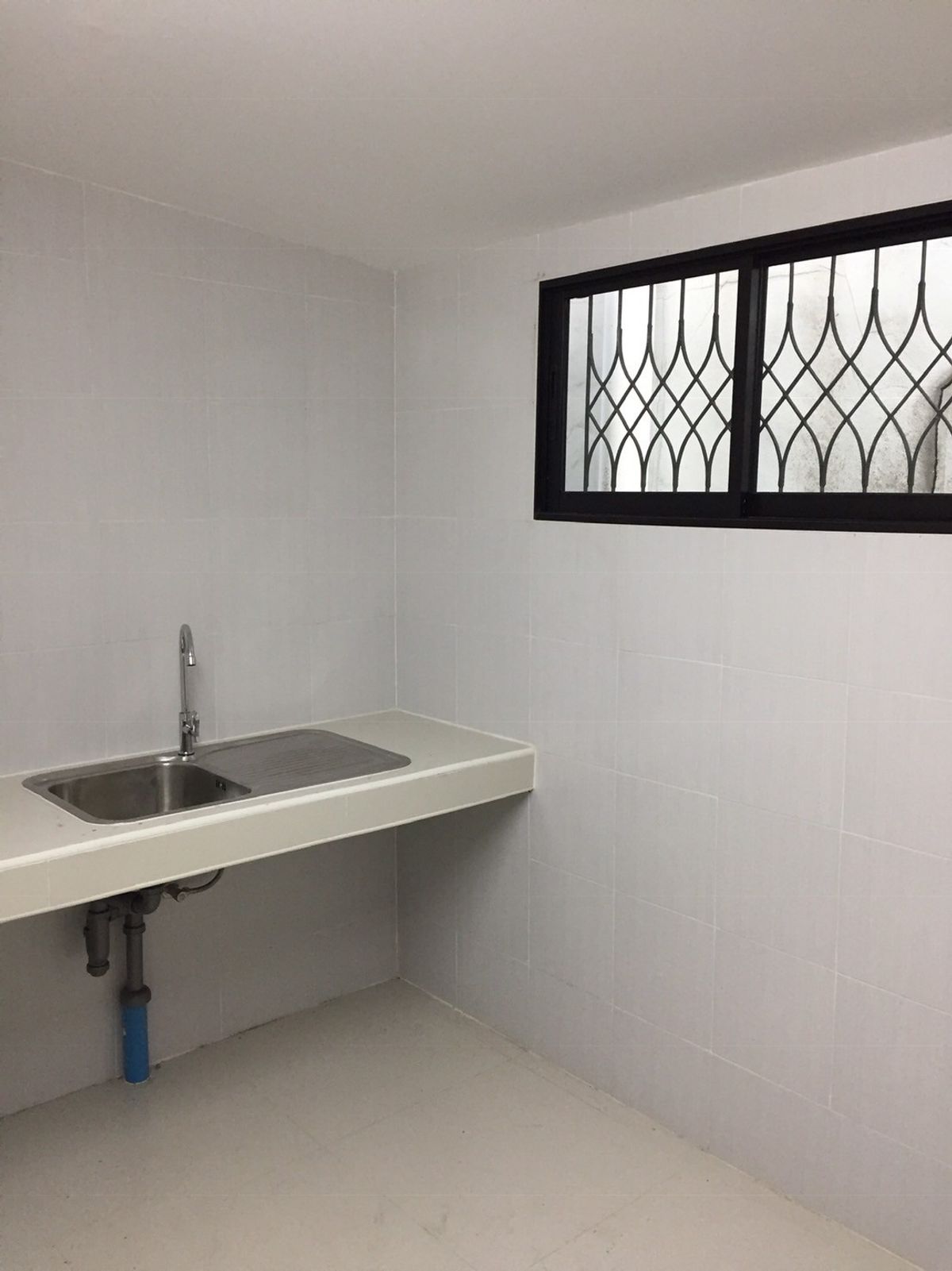 ให้เช่าอาคารพาณิชย์พัฒนาการ ศรีนครินทร์ : ตึกแถวให้เช่า 📍 ปากซอยอ่อนนุช 47 📍 ติดถนนอ่อนนุช 4 ชั้น เดินทางสะดวก ใกล้สี่แยกศรีนุช