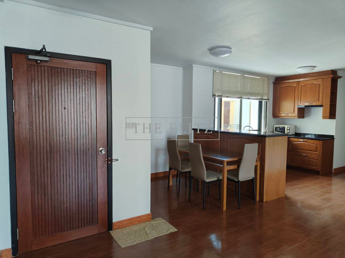 For RentCondoSilom, Saladaeng, Bangrak : ✨ Stay comfortable like Rare Unit at Pipat Place, near BTS Sala Daeng ✔