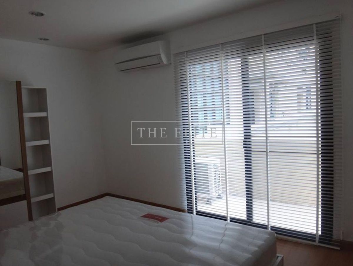 For RentCondoSilom, Saladaeng, Bangrak : ✨ Big condo in the heart of Sathorn-Silom Anyone looking for a rental room, dont miss it 💯