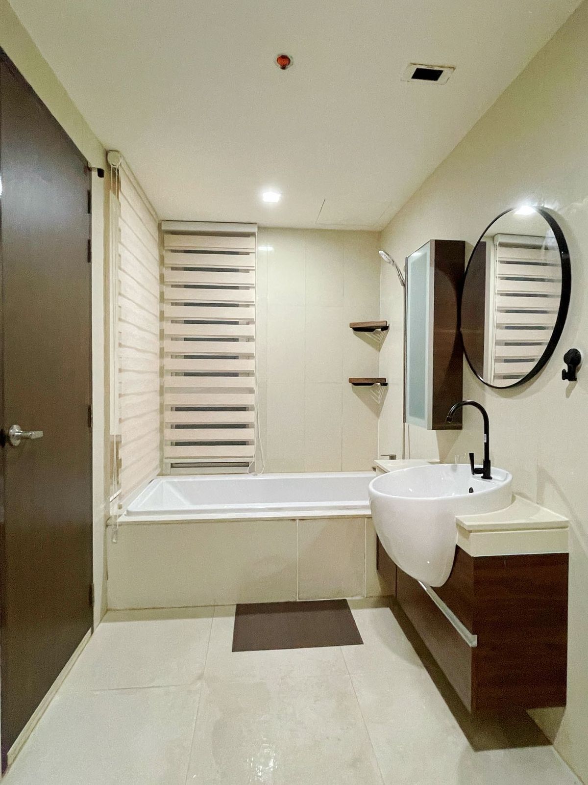 For RentCondoOnnut, Udomsuk : Sky Walk Residences  60sqm 2 bedroom for rent!W District near BTS Pra Khanong Station