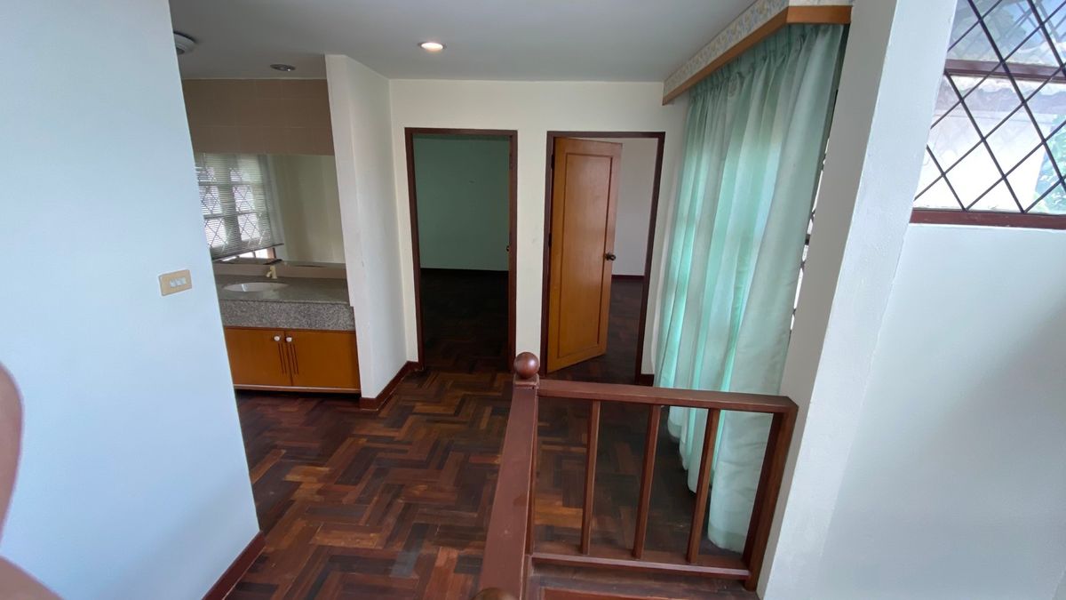 บ้านแจ้งวัฒนะ เมืองทอง : ขายและให้เช่า หมู่บ้านสายลม ถนนแจ้งวัฒนะ ตำบลปากเกร็ด อำเภอปากเกร็ด จังหวัดนนทบุรี