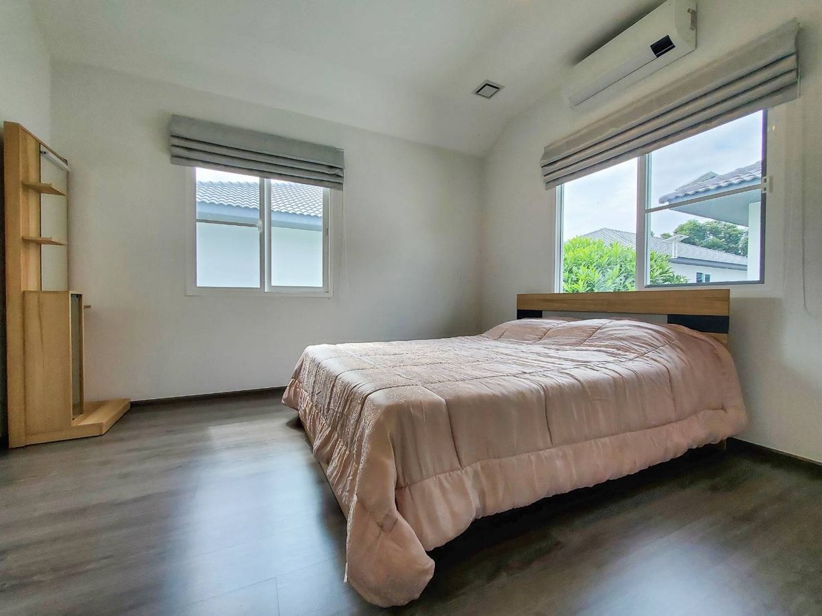 ขายบ้านลาดกระบัง สุวรรณภูมิ : ขายบ้านเดี่ยว 2 ชั้น หมู่บ้านมัณฑนา มอเตอร์เวย์-กรุงเทพกรีฑาตัดใหม่ ลาดกระบัง กรุงเทพ