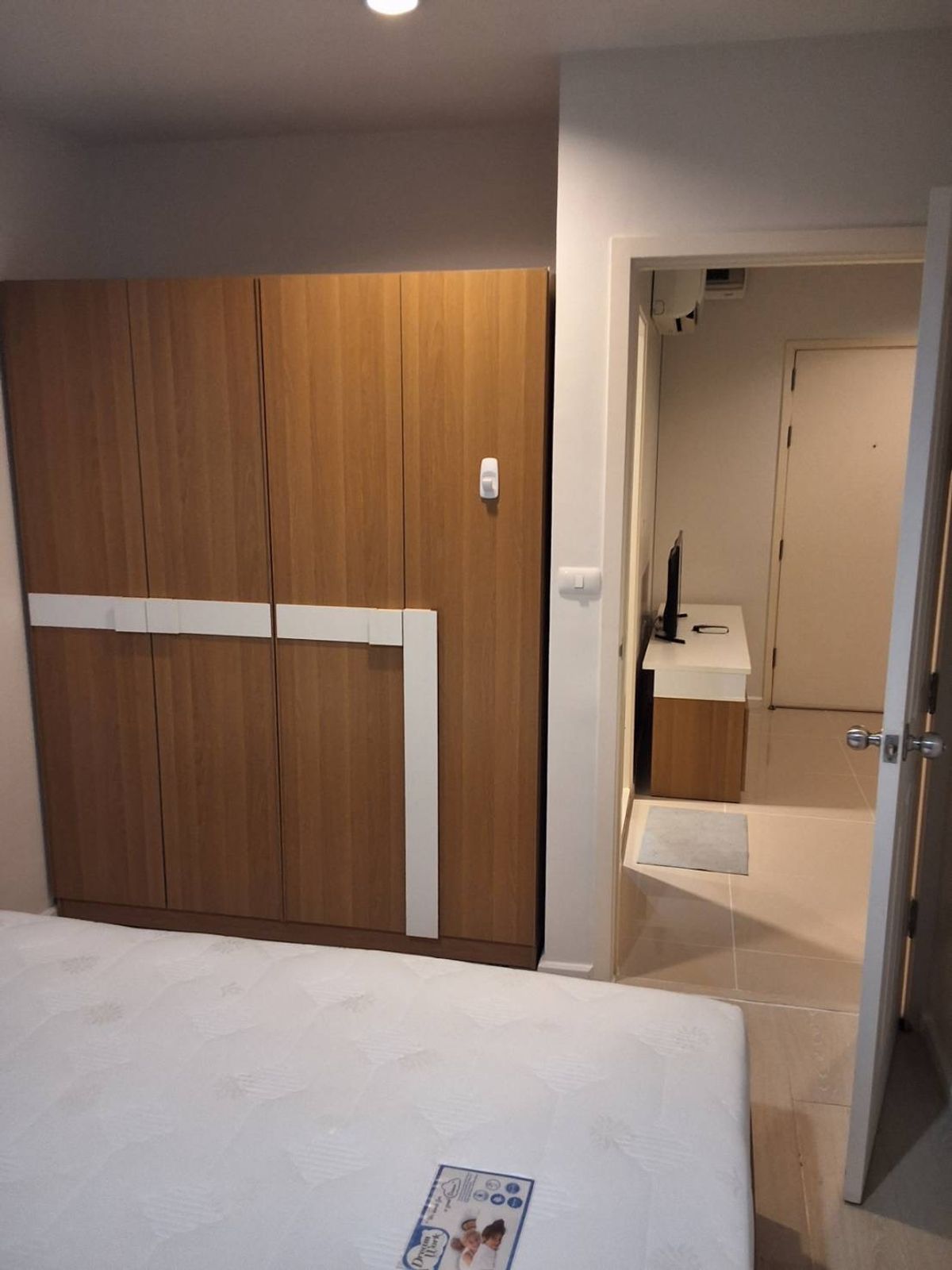 ให้เช่าคอนโดพระราม 9 เพชรบุรีตัดใหม่ RCA : ⚡️Flash Deal⚡️ Aspire rama9 โครงการใกล้เซ็นทรัลพระราม9 Mrt rama9 💫 32 Sqm 14,000 บาทถูกสุดในตลาด สนใจติดต่อพัตเตอร์ 0928895628