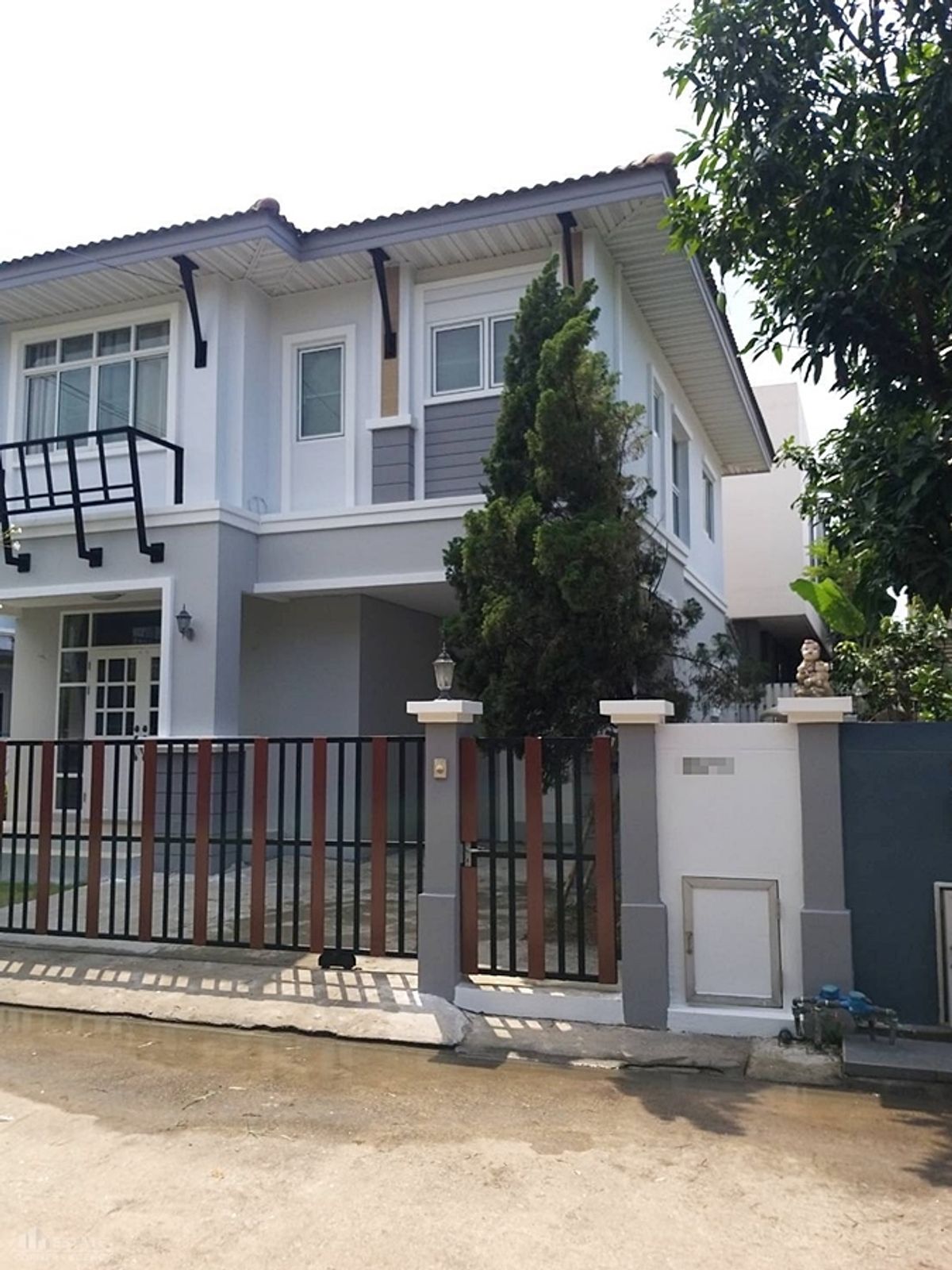 ขายบ้านสมุทรปราการ สำโรง : ขาย บ้านเดี่ยว สิรินดา พราน่า บ้านสวยขนาด 56.5 ตร.ว. 3 นอน 3 น้ำ