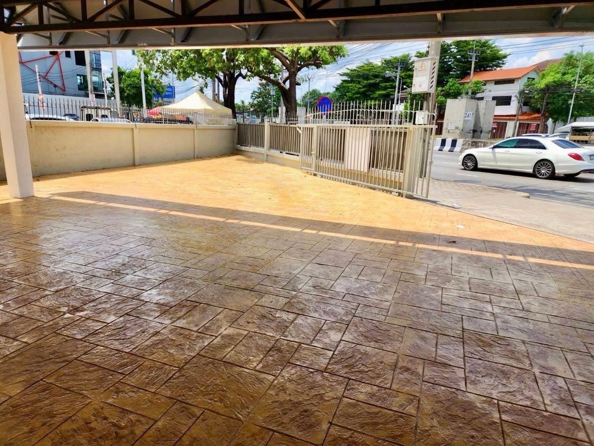 ให้เช่าโฮมออฟฟิศเกษตร นวมินทร์ ลาดปลาเค้า : ให้เช่า โฮมออฟฟิศ ริมถนน เกษตร-นวมินทร์ จอดรถได้ 8 จดทะเบียนบริษัท และประกอบธุรกิจได้ 