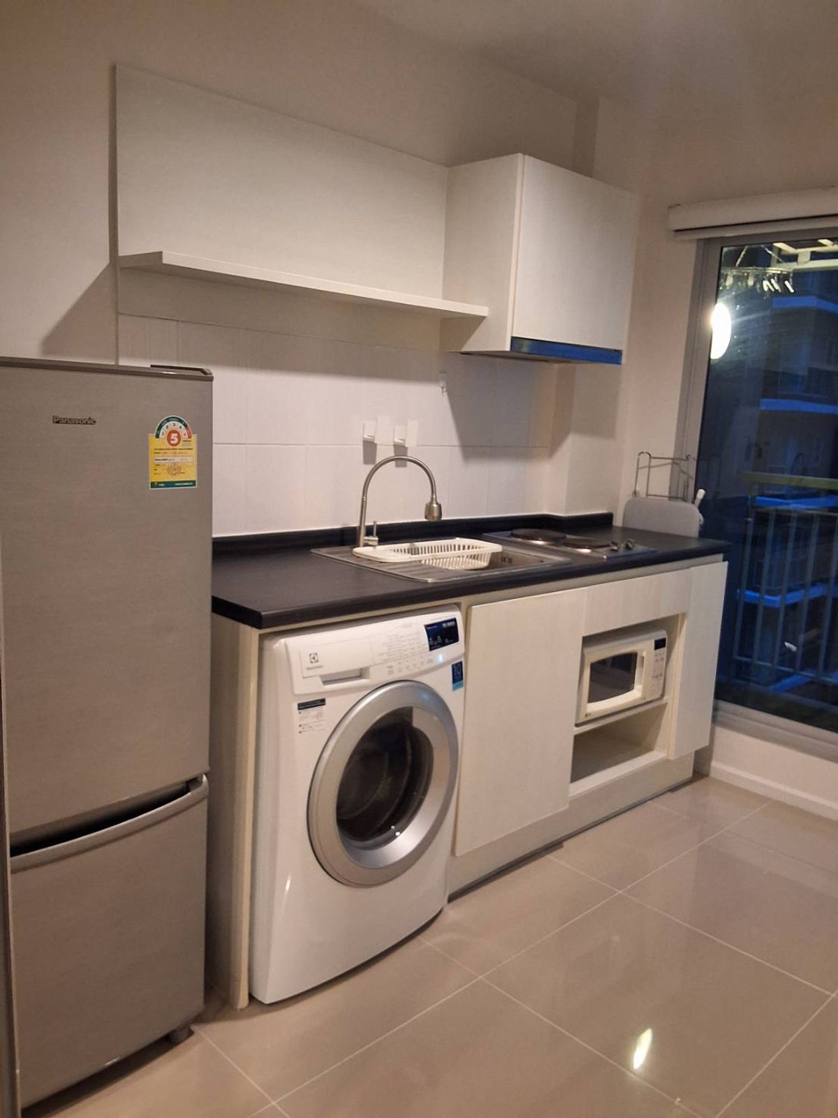 ให้เช่าคอนโดพระราม 9 เพชรบุรีตัดใหม่ RCA : ⚡️Flash Deal⚡️ Aspire rama9 โครงการใกล้เซ็นทรัลพระราม9 Mrt rama9 💫 32 Sqm 14,000 บาทถูกสุดในตลาด สนใจติดต่อพัตเตอร์ 0928895628