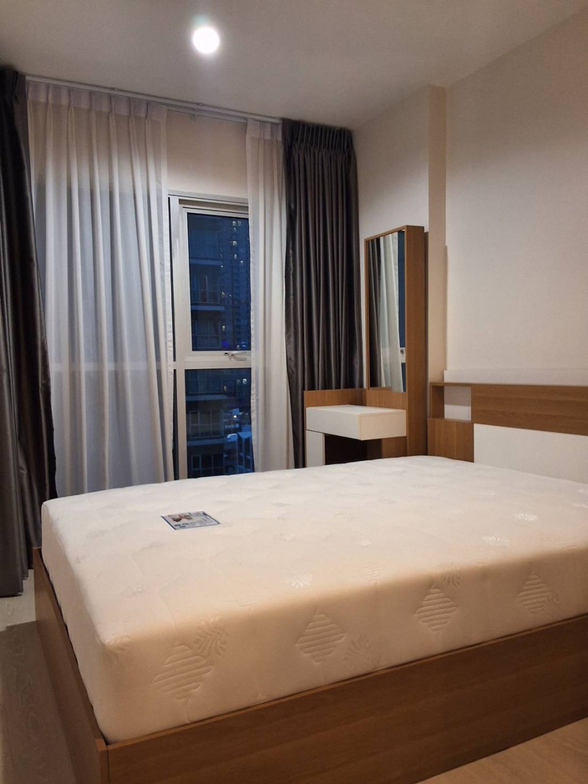 ให้เช่าคอนโดพระราม 9 เพชรบุรีตัดใหม่ RCA : ⚡️Flash Deal⚡️ Aspire rama9 โครงการใกล้เซ็นทรัลพระราม9 Mrt rama9 💫 32 Sqm 14,000 บาทถูกสุดในตลาด สนใจติดต่อพัตเตอร์ 0928895628