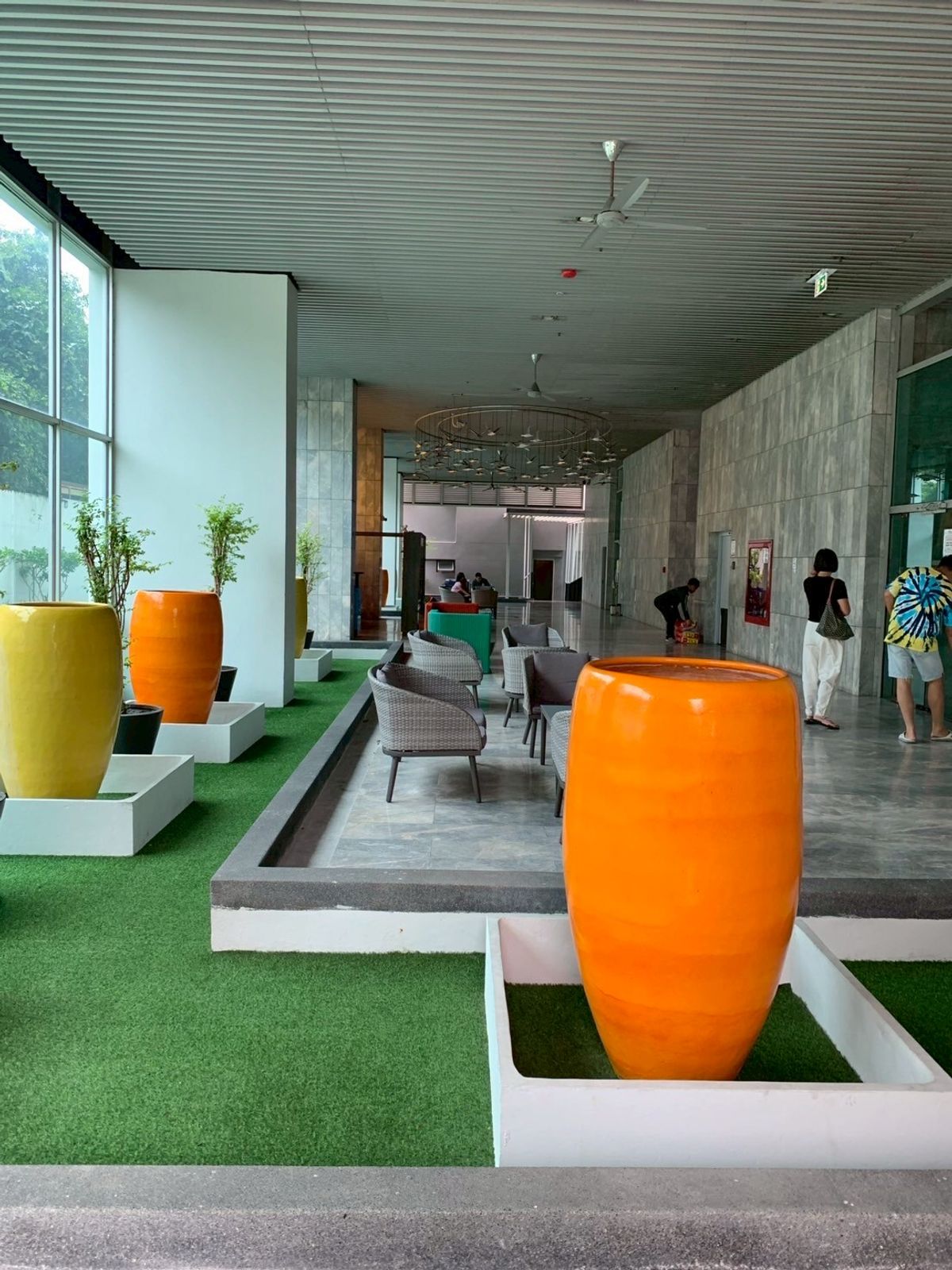 For SaleCondoSapankwai,Jatujak : Intro Yothin Condo for sale, large room 75.64 sqm. 2 bedrooms with a city view, convenient to travel in the middle of Phayathai near the train.