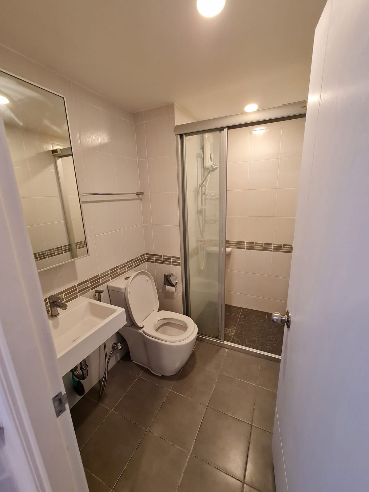 ให้เช่าคอนโดบางนา แบริ่ง ลาซาล : ให้เช่า 📍Lumpini Place Bangna Km.3 📍 2 ห้องนอน เฟอร์นิเจอร์ และ เครื่องใช้ไฟฟ้าครบ ใกล้ MRT ศรีอุดม