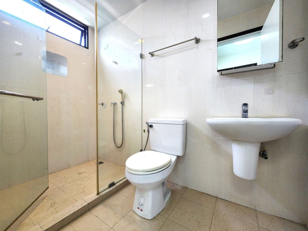 ขายคอนโดอ่อนนุช อุดมสุข : ขาย 2-Bed ห้องมุม วิวสระ สไตล์รีสอร์ท ICondo สุขุมวิท 103 อุดมสุข